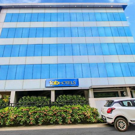 Fabhotel Syberitic Suites Gachibowli - Fully Vaccinated Staff Kondapur  Exteriör bild