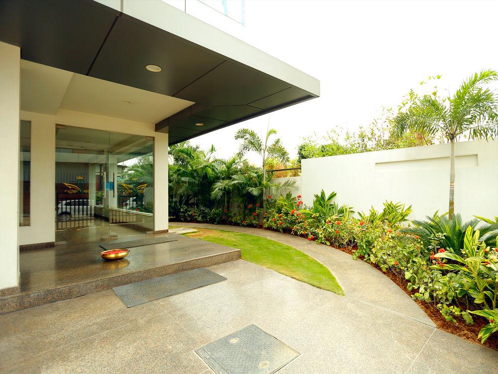 Fabhotel Syberitic Suites Gachibowli - Fully Vaccinated Staff Kondapur  Exteriör bild