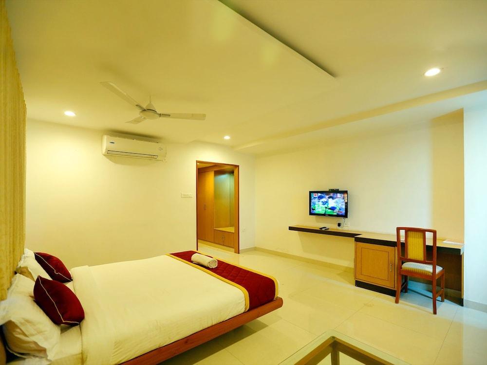 Fabhotel Syberitic Suites Gachibowli - Fully Vaccinated Staff Kondapur  Exteriör bild