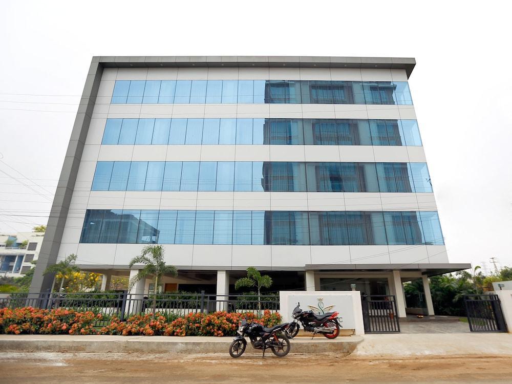 Fabhotel Syberitic Suites Gachibowli - Fully Vaccinated Staff Kondapur  Exteriör bild