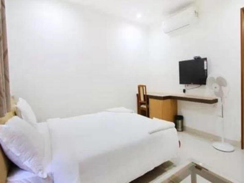 Fabhotel Syberitic Suites Gachibowli - Fully Vaccinated Staff Kondapur  Exteriör bild