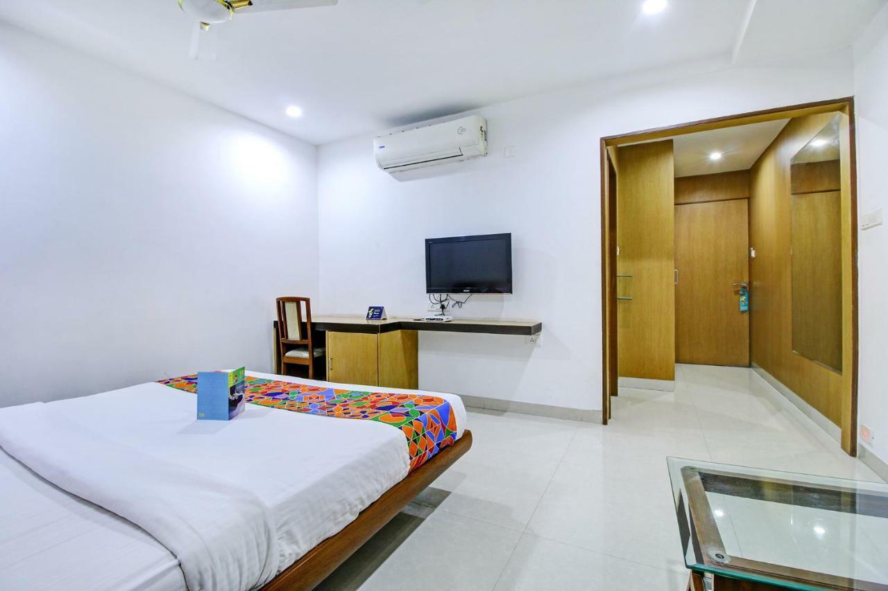 Fabhotel Syberitic Suites Gachibowli - Fully Vaccinated Staff Kondapur  Exteriör bild