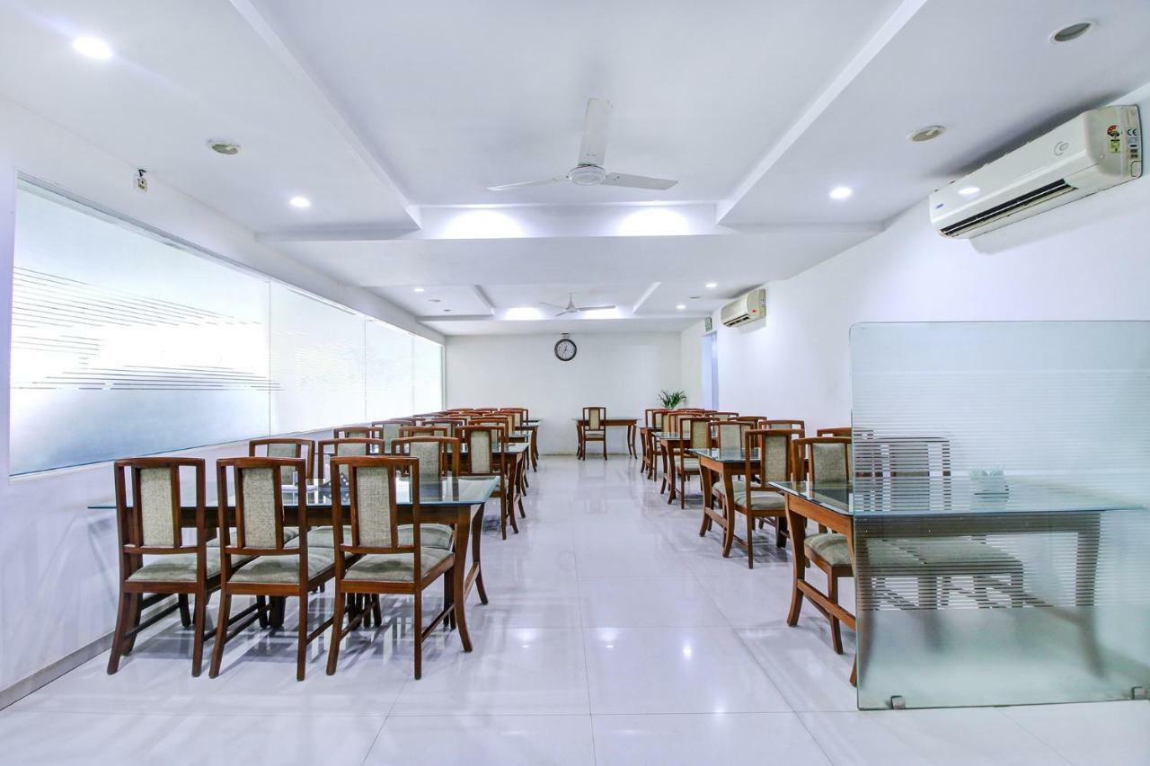 Fabhotel Syberitic Suites Gachibowli - Fully Vaccinated Staff Kondapur  Exteriör bild